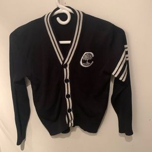 Super High quality Button Down Collegiate Sweater with Silver C Crest w/trees XS